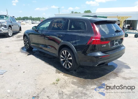 2021 Volvo V60 Cross Country T5 from USA, damaged, VIN YV4102WK3M1074020